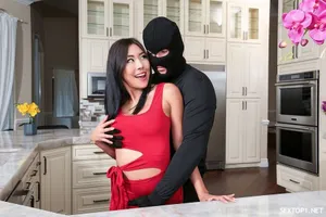 XVSR-659 Shikosap! ! ARNA sử dụng một loại AINA AIKA chuyên biệt
