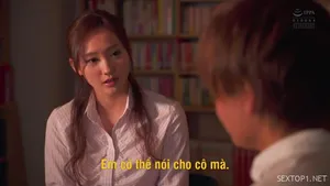 Hãy nhanh lên, chiếc váy này dành cho bạn trai tôi.
