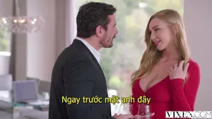 Vẻ bề ngoài là một ông bố dượng hiền lành, nhưng lại là một lão biến thái