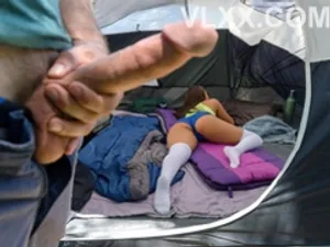 Cô cô tính tình cao thượng, cô bảo tôi liếm chỗ đó của cô, vị thế nào, nói chuyện rõ ràng